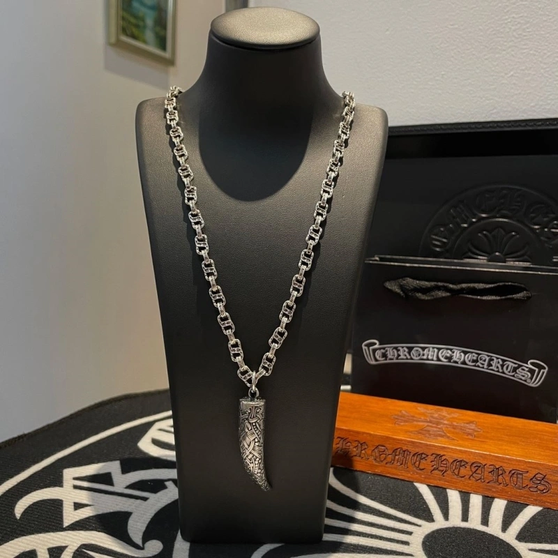 Vibrant Chrxmx Hxxrts Necklaces 299849