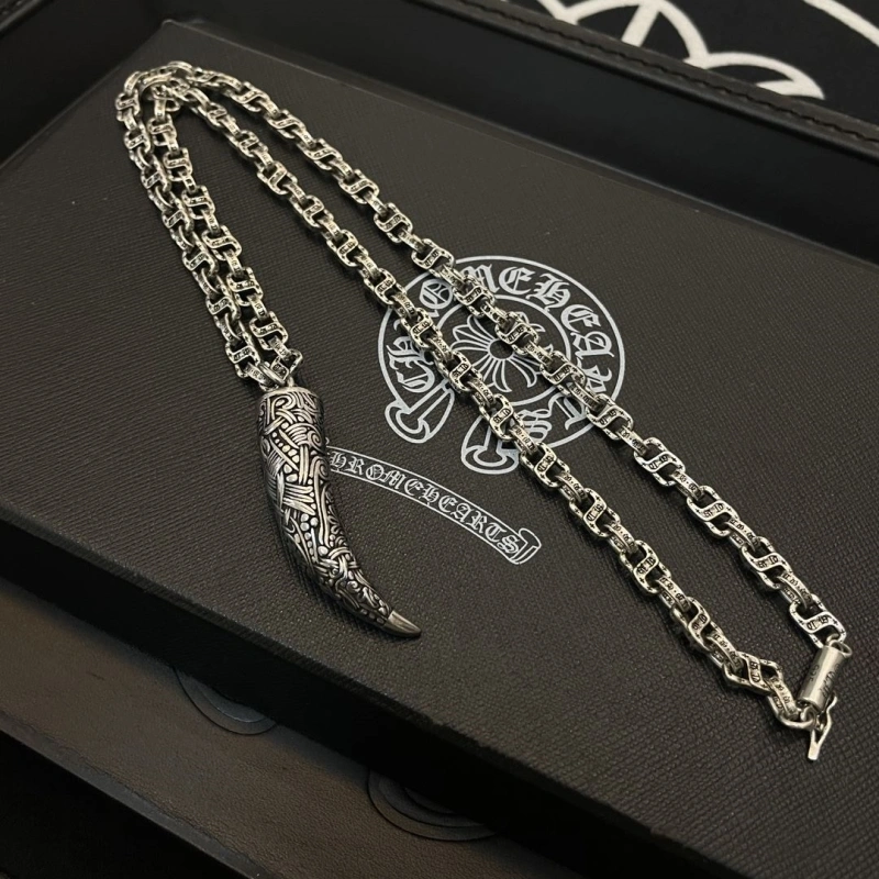 Vibrant Chrxmx Hxxrts Necklaces 299849