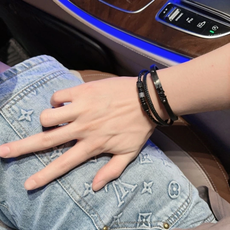 Comfortable LX Bracelets 311217