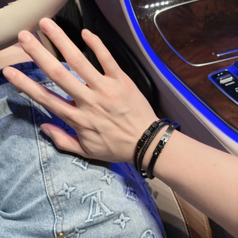 Comfortable LX Bracelets 311217