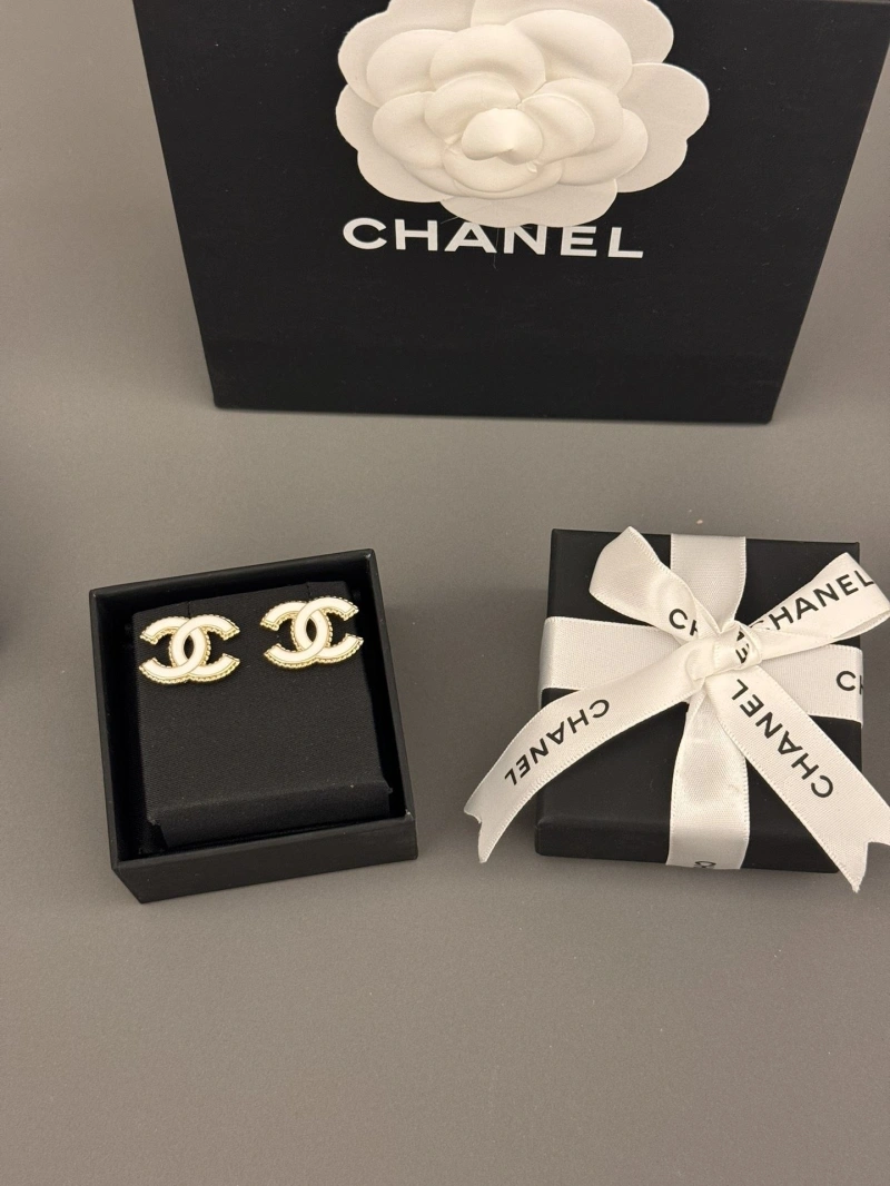 Comfortable Chxnxl Earrings 289074