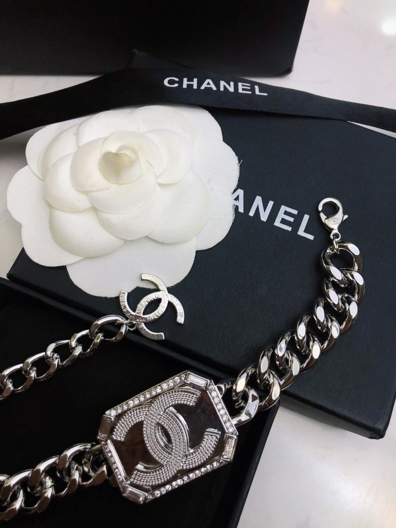 Bright Chxnxl Bracelets 289435