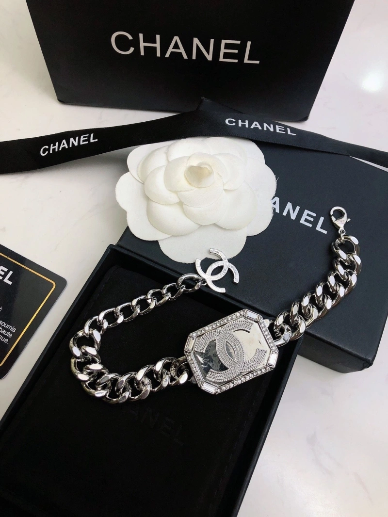 Bright Chxnxl Bracelets 289435