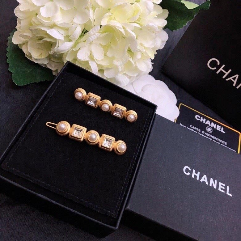 EasyMatch Chxnxl Brooches 289320