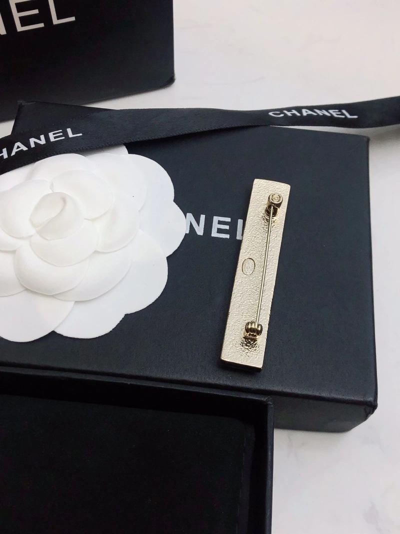 Unique Chxnxl Brooches 289316