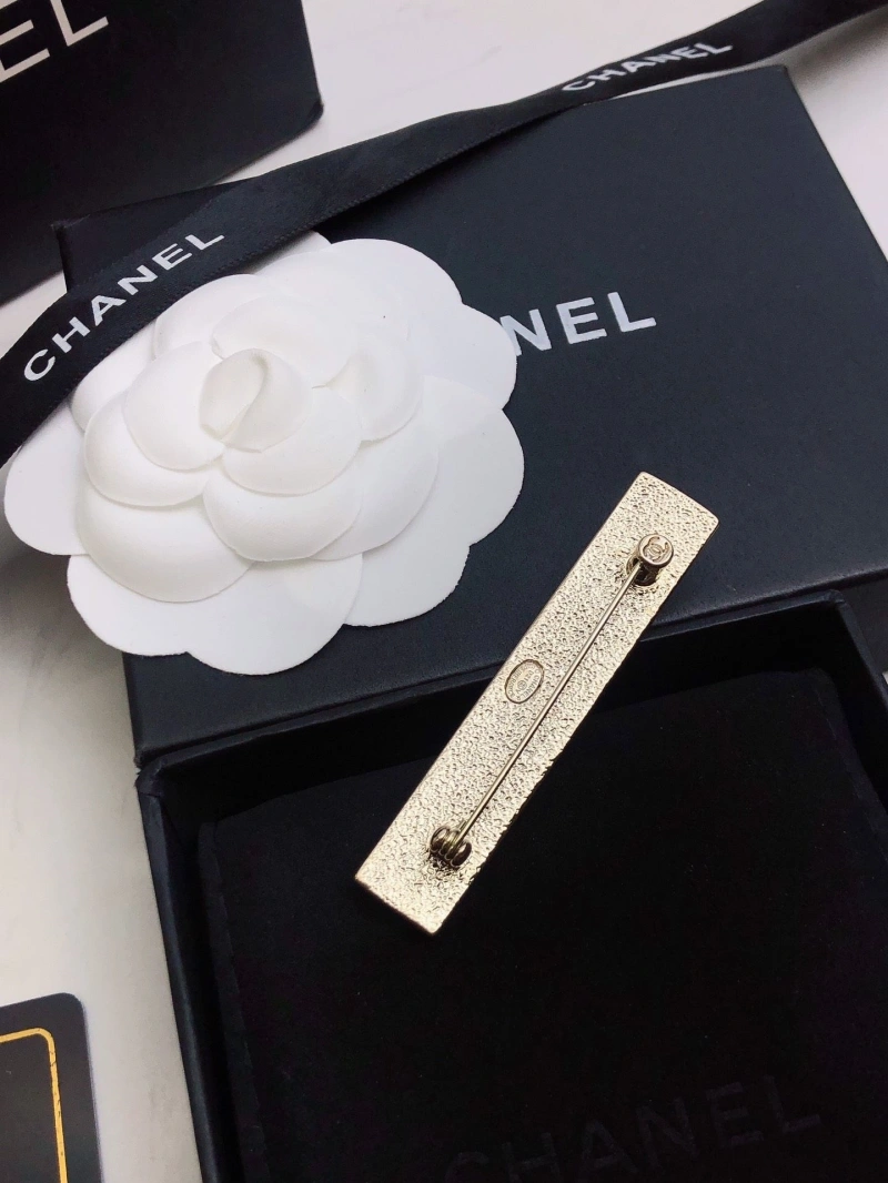 Unique Chxnxl Brooches 289316