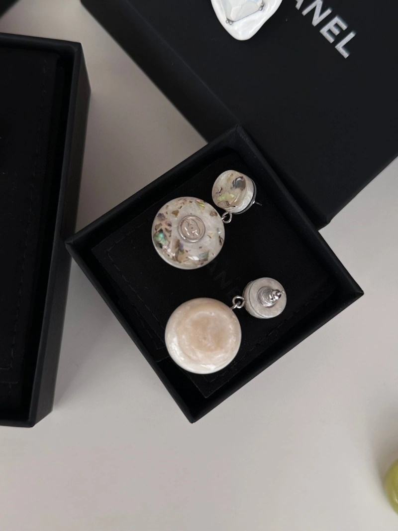 Sleek Chxnxl Earrings 289069