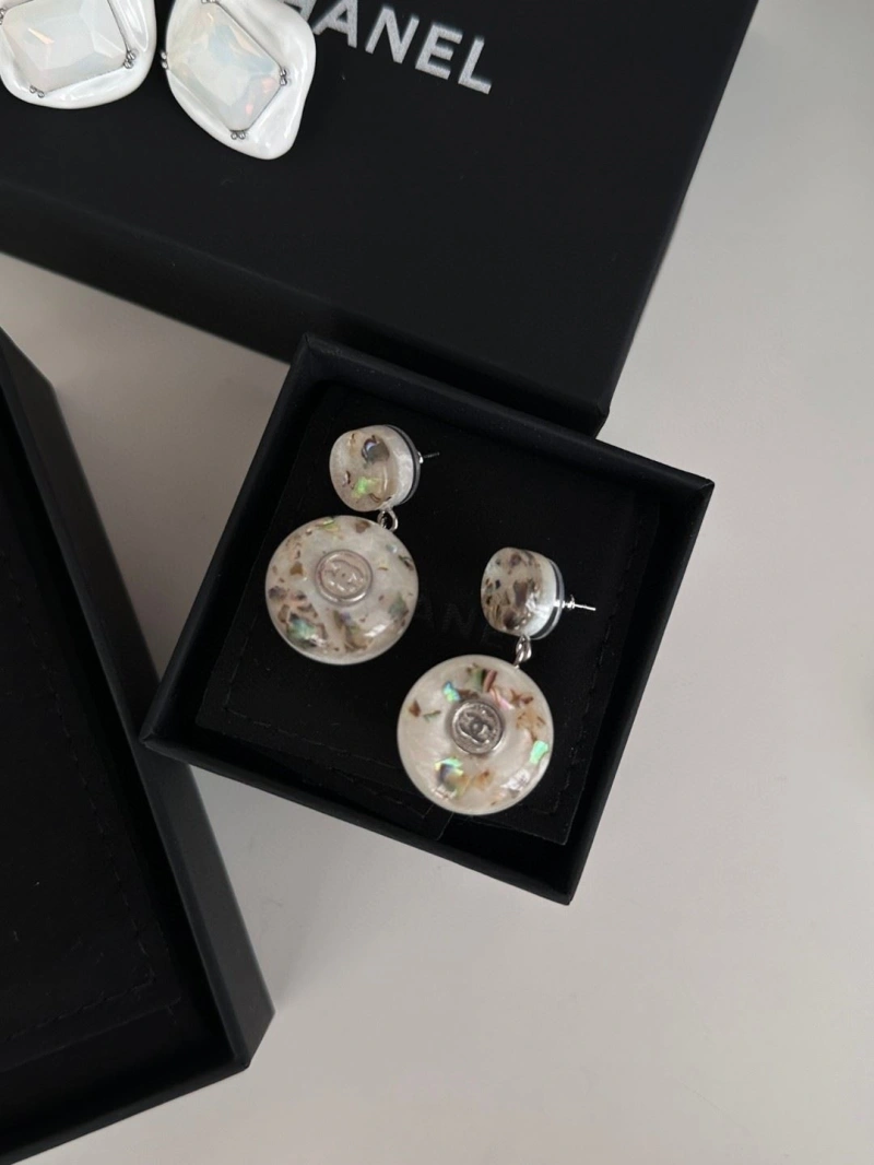 Sleek Chxnxl Earrings 289069