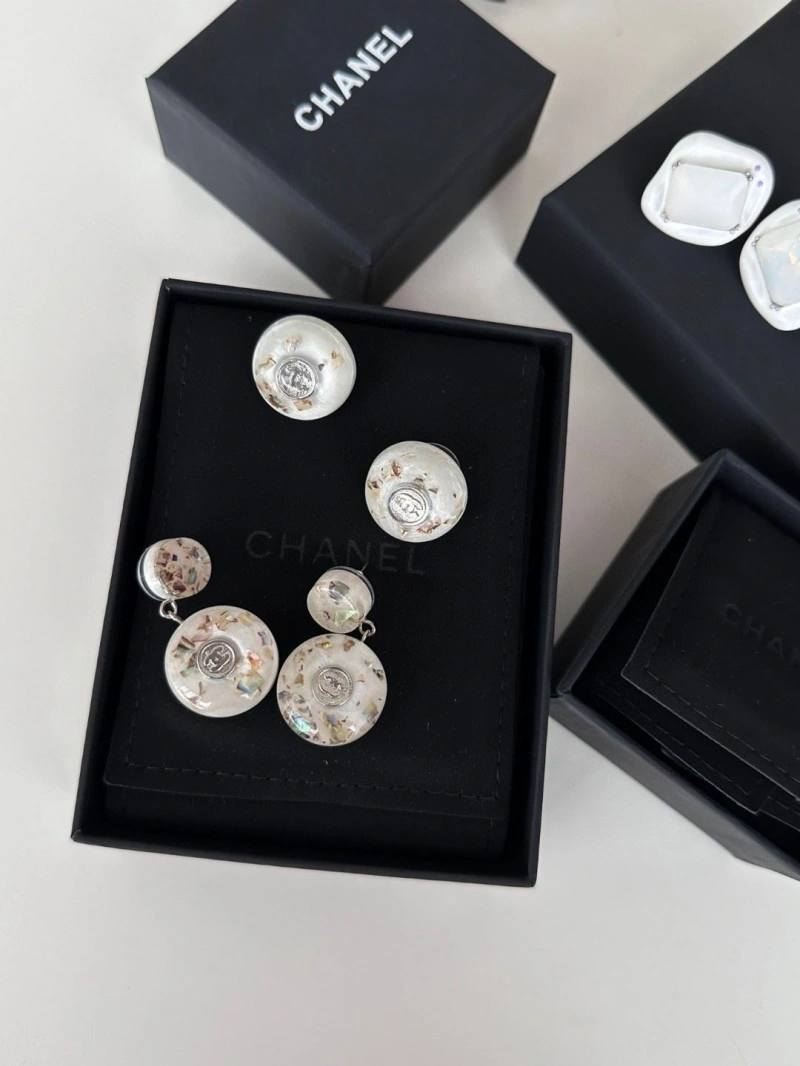 Sleek Chxnxl Earrings 289069