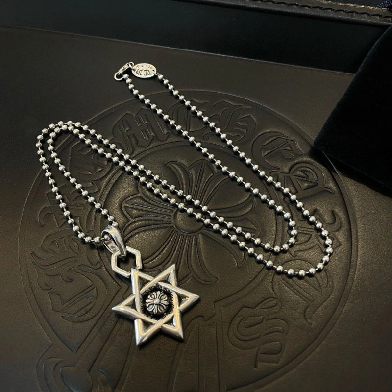 Classic Chrxmx Hxxrts Necklaces 299829