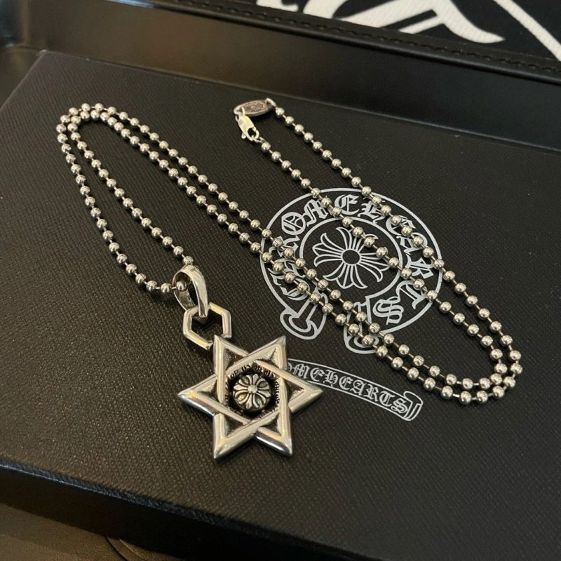 Classic Chrxmx Hxxrts Necklaces 299829