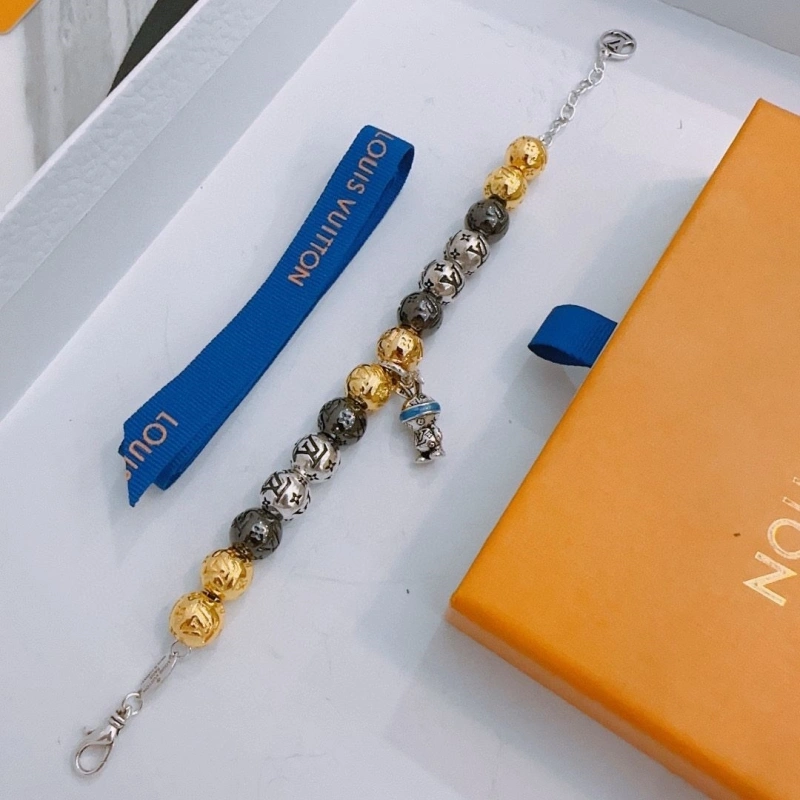 Trendsetting LX Necklaces 310871