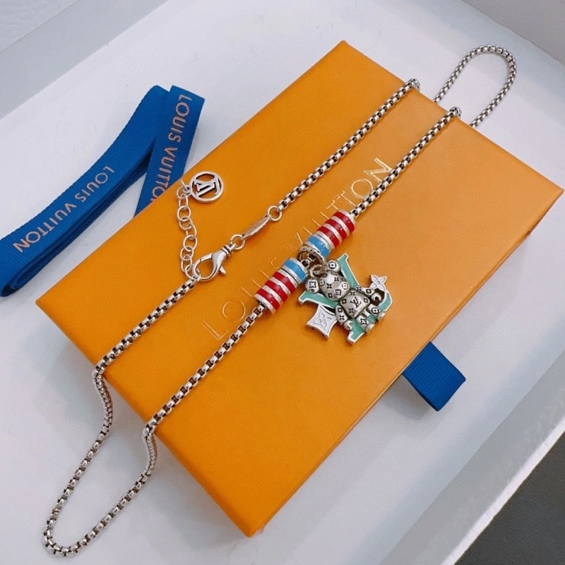 Durable LX Necklaces 310861