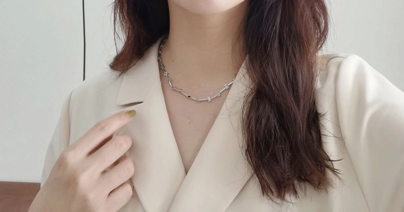 Axm Necklaces Practical 281586