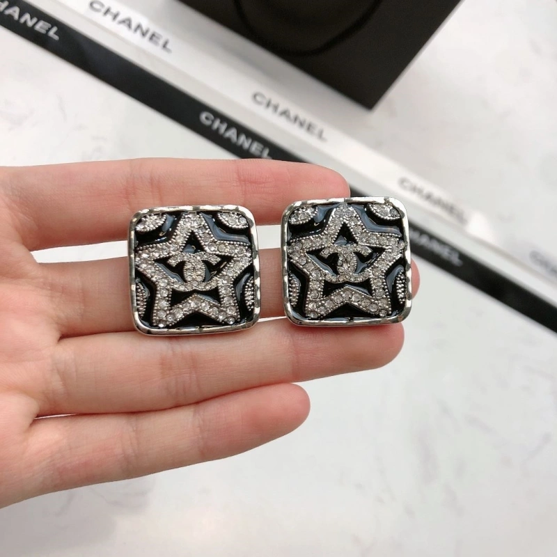 Sleek Chxnxl Earrings 289060