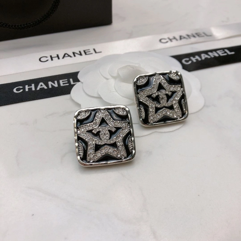 Sleek Chxnxl Earrings 289060