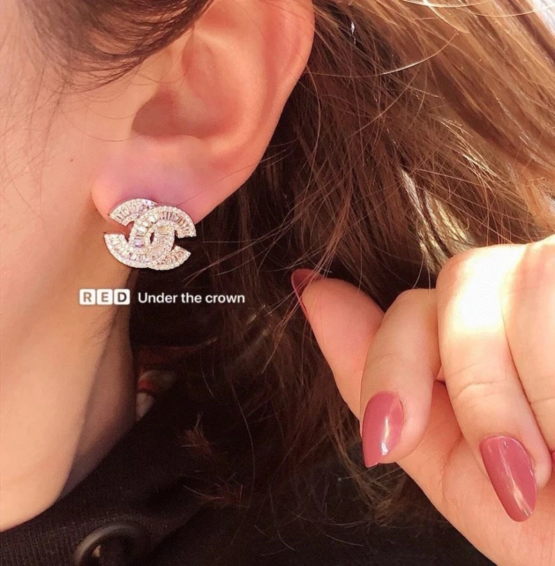 Trendsetting Chxnxl Earrings 289041