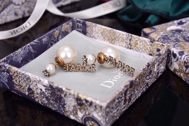 Christian Dxxr Earrings Durable 294936