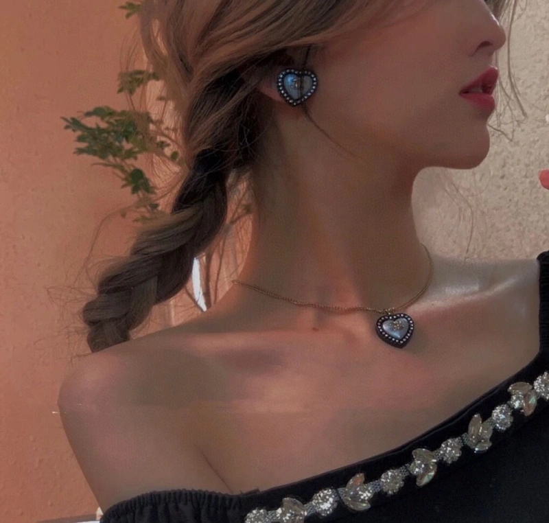 Affordable Chxnxl Necklaces 288277