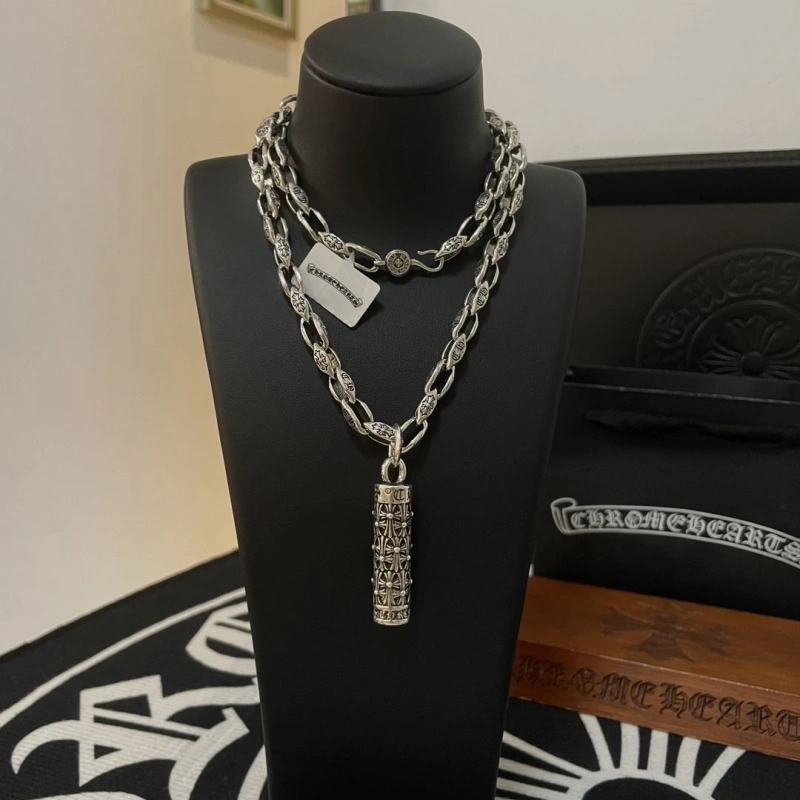 Cozy Chrxmx Hxxrts Necklaces 299792