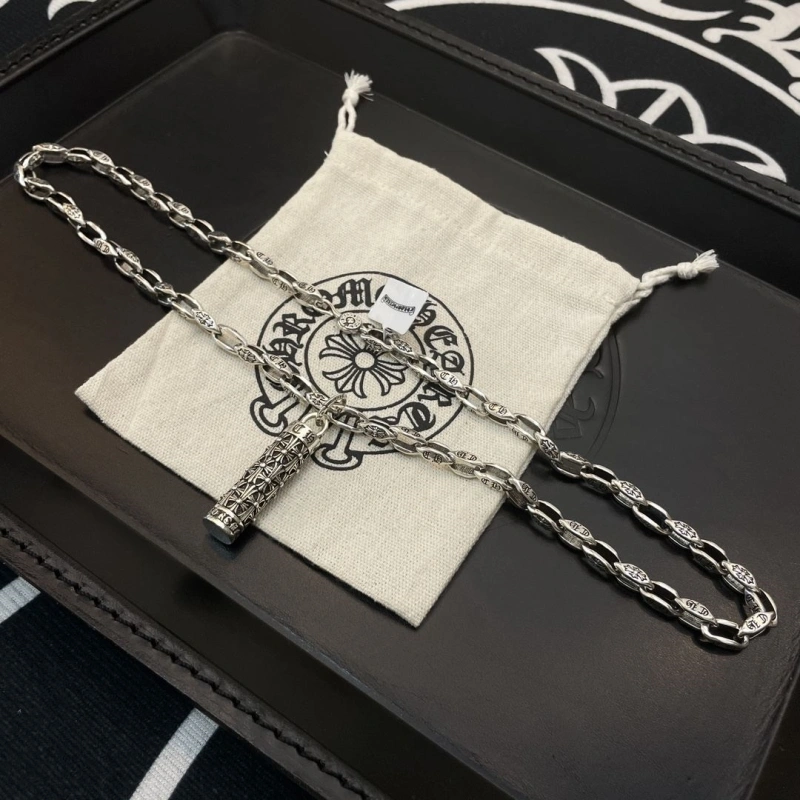 Cozy Chrxmx Hxxrts Necklaces 299792