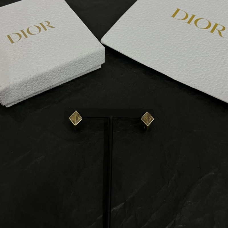 Christian Dxxr Earrings Minimalist 294931