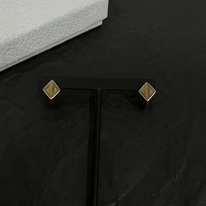 Christian Dxxr Earrings Minimalist 294931