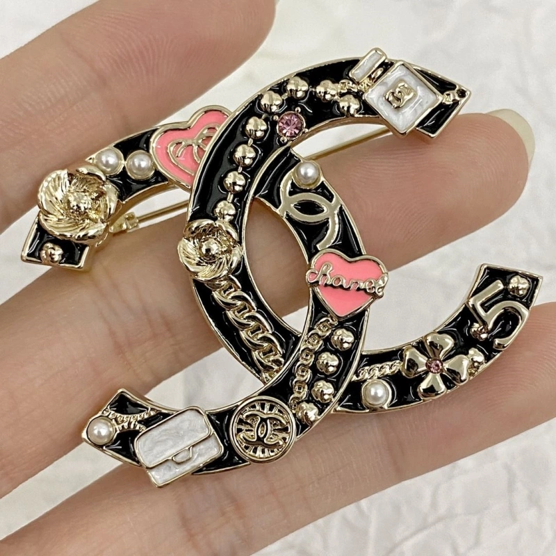 Bold Chxnxl Brooches 289312