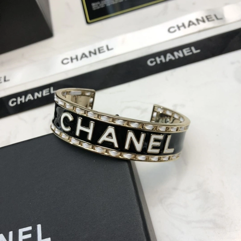 Lightweight Chxnxl Bracelets 289418