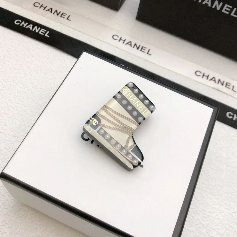 Lightweight Chxnxl Brooches 289307