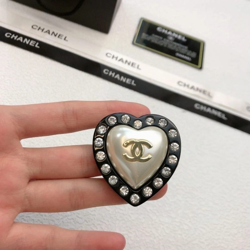 ModernLook Chxnxl Brooches 289308