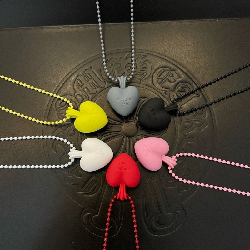 WellDesigned Chrxmx Hxxrts Necklaces 299778