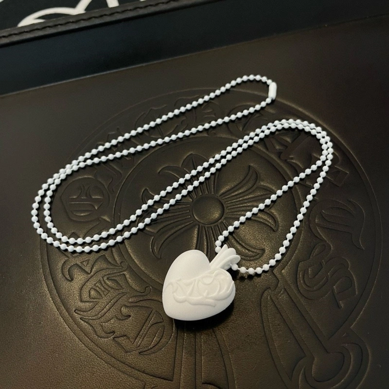 WellDesigned Chrxmx Hxxrts Necklaces 299778