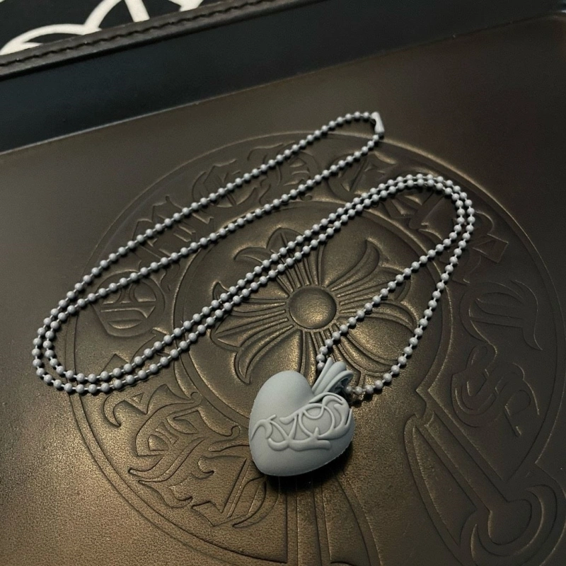 WellDesigned Chrxmx Hxxrts Necklaces 299778