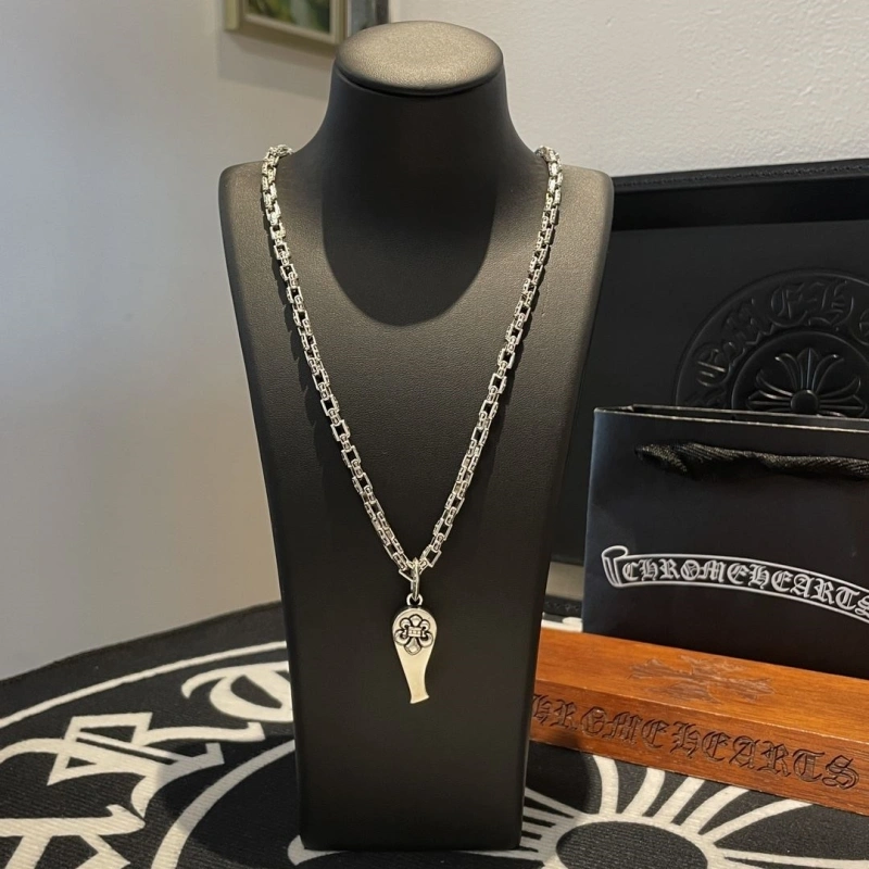WellDesigned Chrxmx Hxxrts Necklaces 299773