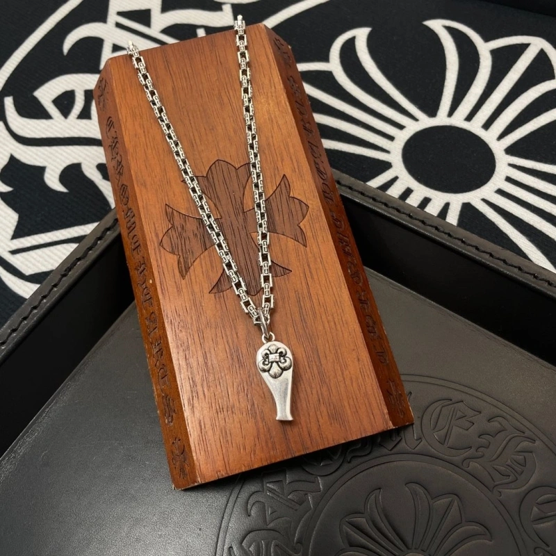 WellDesigned Chrxmx Hxxrts Necklaces 299773
