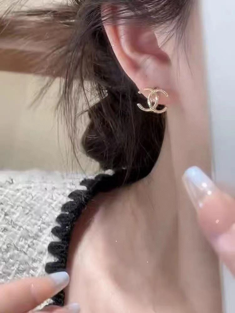 WellDesigned Chxnxl Earrings 289025