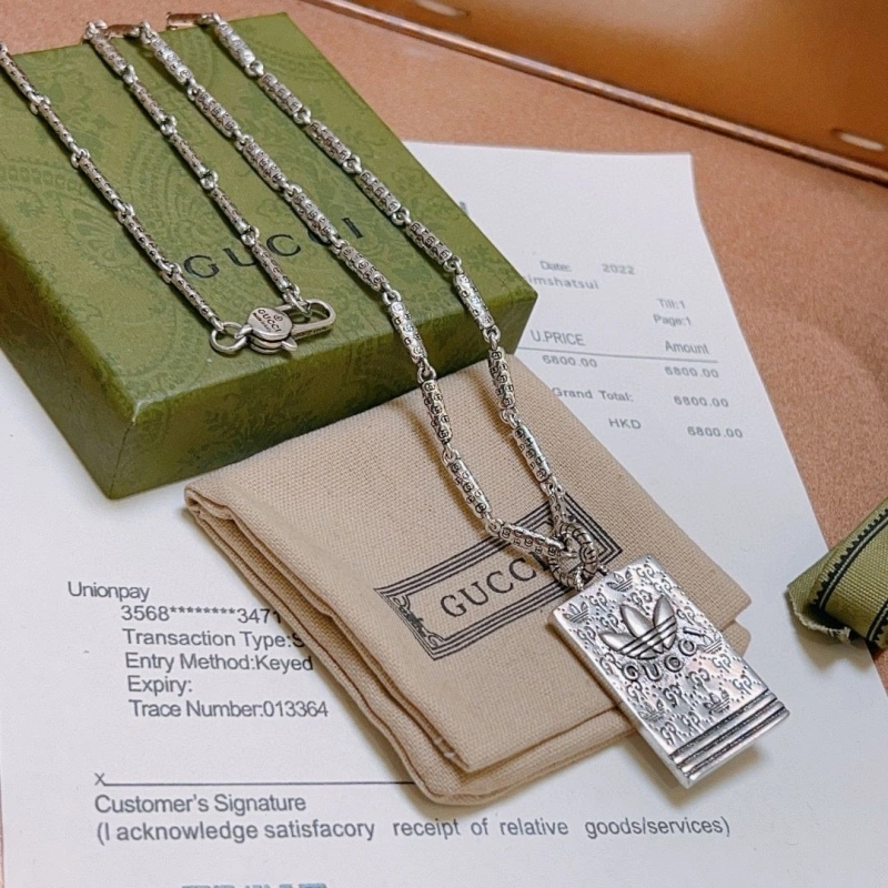 Versatile Gxccx Necklaces 305164