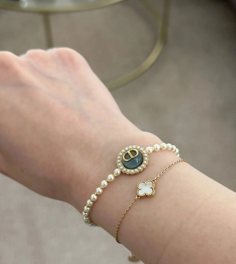 Vibrant Chxnxl Bracelets 289414