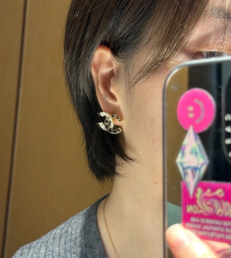 Stylish Chxnxl Earrings 289001