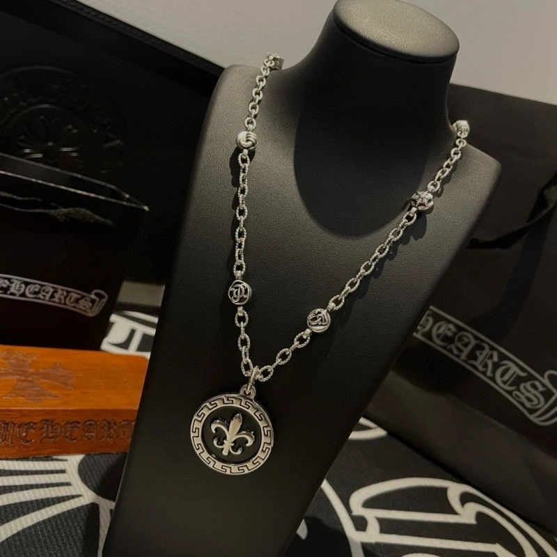 Classic Chrxmx Hxxrts Necklaces 299759