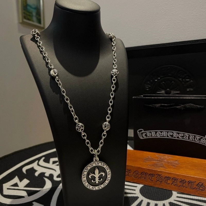Classic Chrxmx Hxxrts Necklaces 299759