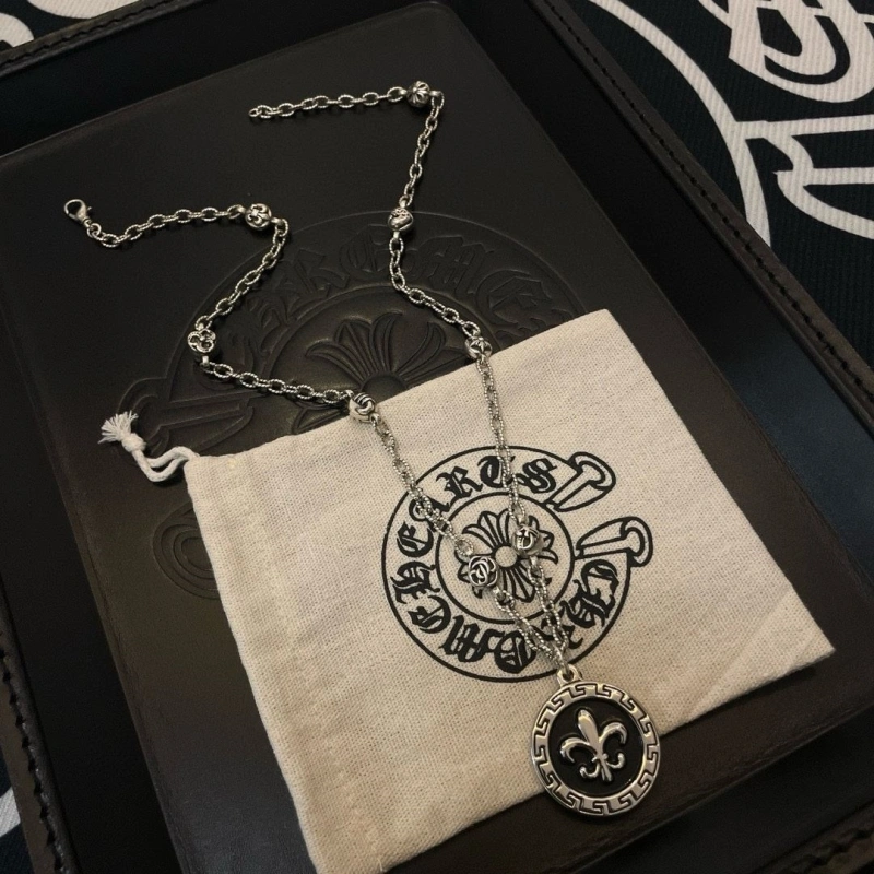 Classic Chrxmx Hxxrts Necklaces 299759
