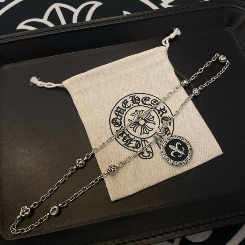 Classic Chrxmx Hxxrts Necklaces 299759