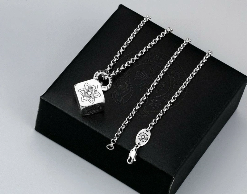 Chrxmx Hxxrts Necklaces Cozy 299752