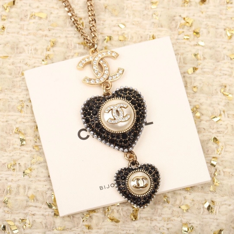 Compact Chxnxl Necklaces 288259