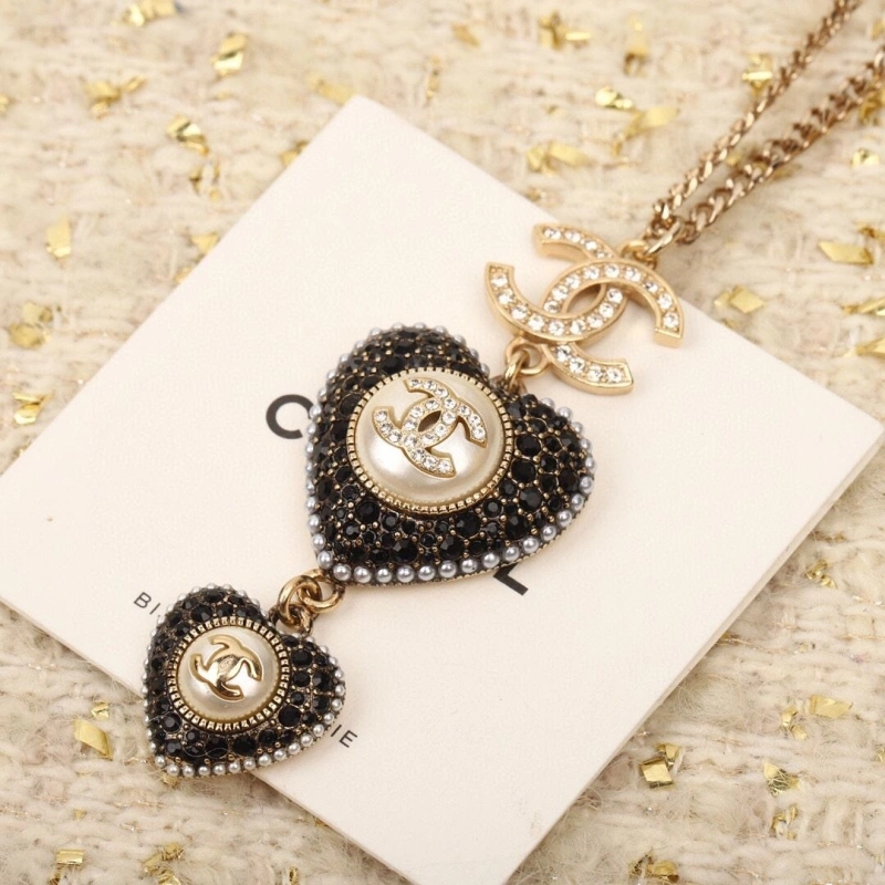 Compact Chxnxl Necklaces 288259