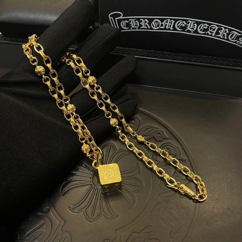 GoodFit Chrxmx Hxxrts Necklaces 299737