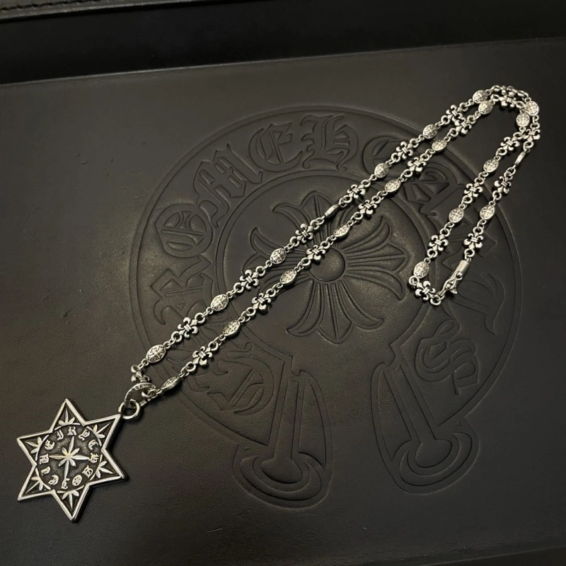 EyeCatching Chrxmx Hxxrts Necklaces 299747