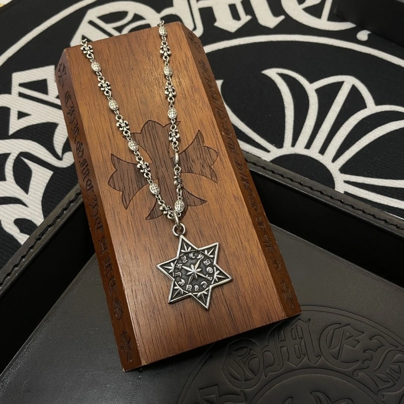 EyeCatching Chrxmx Hxxrts Necklaces 299747